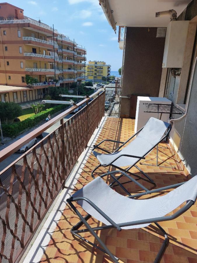 Ferienwohnung Casa Laura Ventimiglia Exterior foto